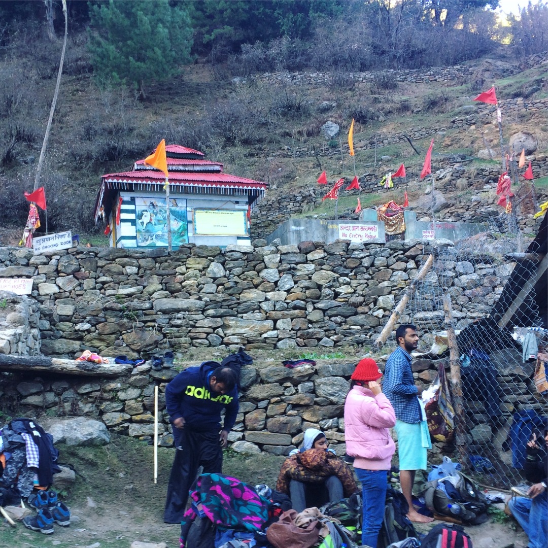 Temple and hot water spring in Kheerganga